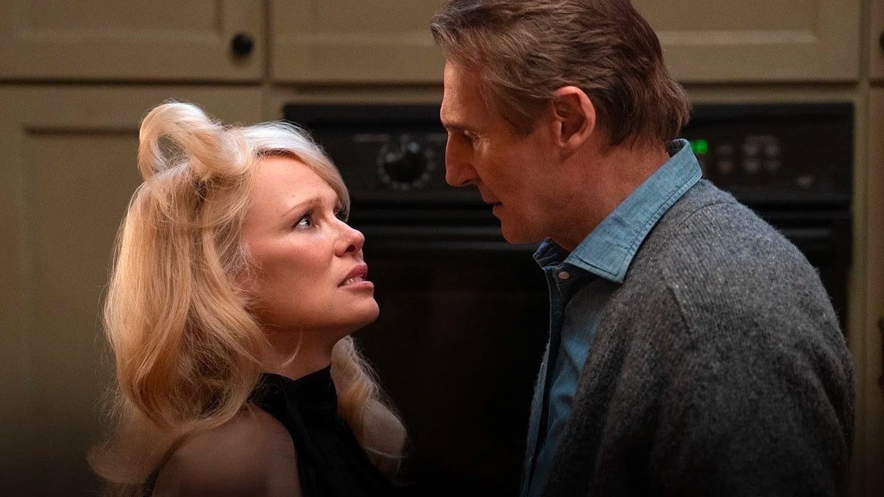 Liam Neeson in una scena del remake di Una pallottola spuntata