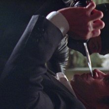 Reflection in a Dead Diamond: Yannick Renier e Thi Mai Nguyen in una scena