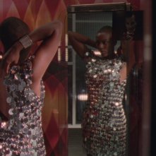 Reflection in a Dead Diamond: Céline Camara in una scena