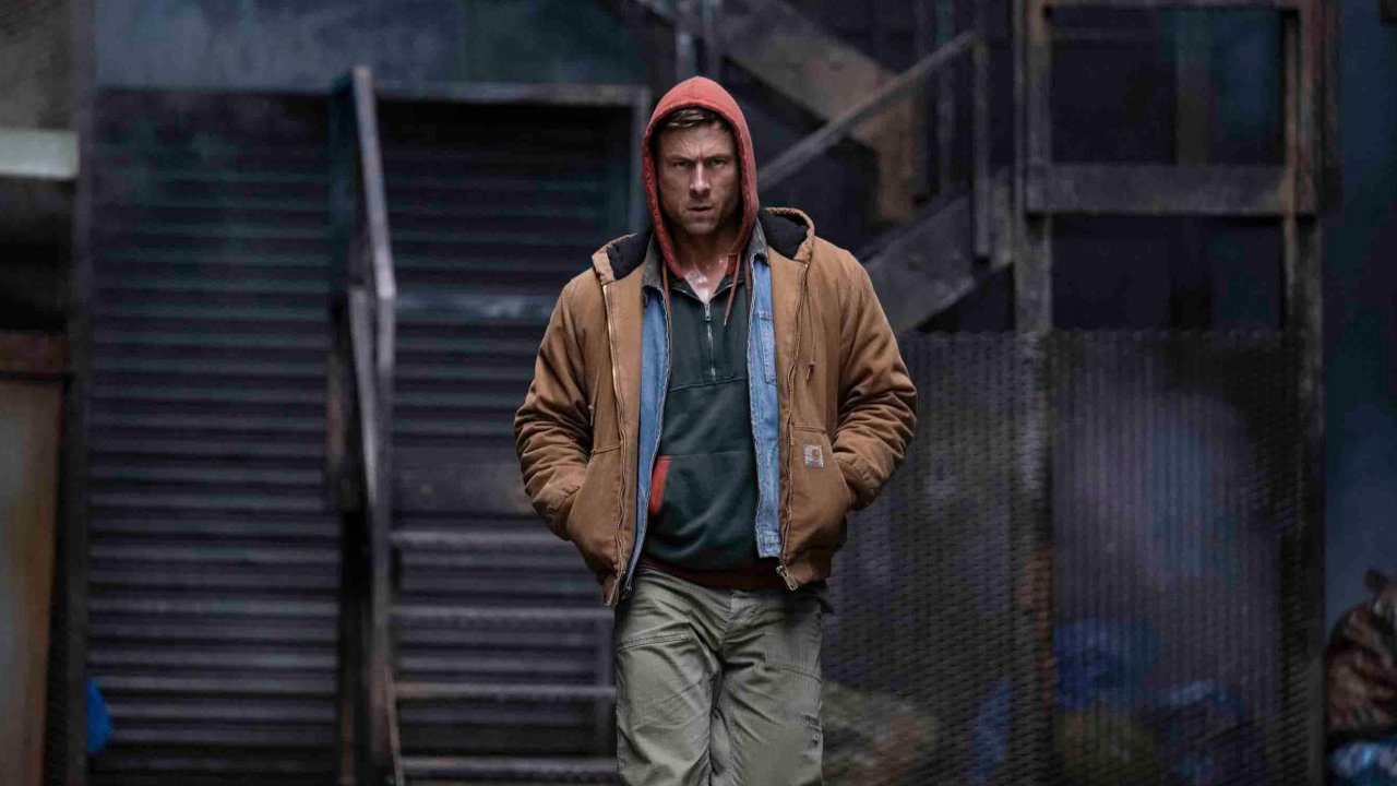 Glen Powell in una scena di The Running Man