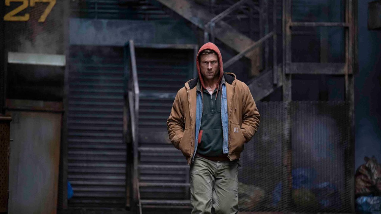 Glen Powell in una scena di The Running Man