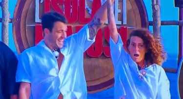 Cristina Plevani Vince Isola Dei Famosi