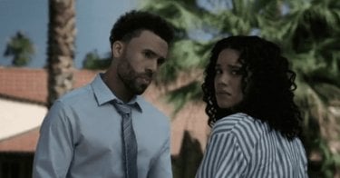 Una Scena Di Nuotando Nella Follia