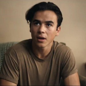 Keean Johnson è Alan