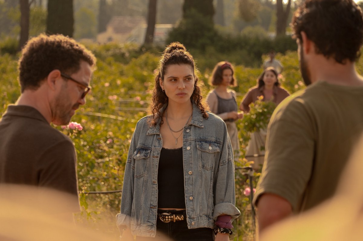 under a dark sun recensione il succession francese che diventa murder mystery