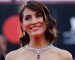 Caterina Murino, l'ex-Bond Girl incinta a 47 anni: 'Alla mia età ho dovuto chiedere aiuto alla medicina'
