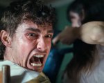 Together: Dave Franco mette in guardia Alison Brie su una devastante forza del male nella clip esclusiva