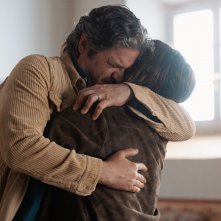 Unicorni: Edoardo Pesce, Valentina Lodovini in una scena