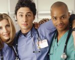 Scrubs e i suoi protagonisti tornano in tv: ABC conferma la produzione della serie reboot