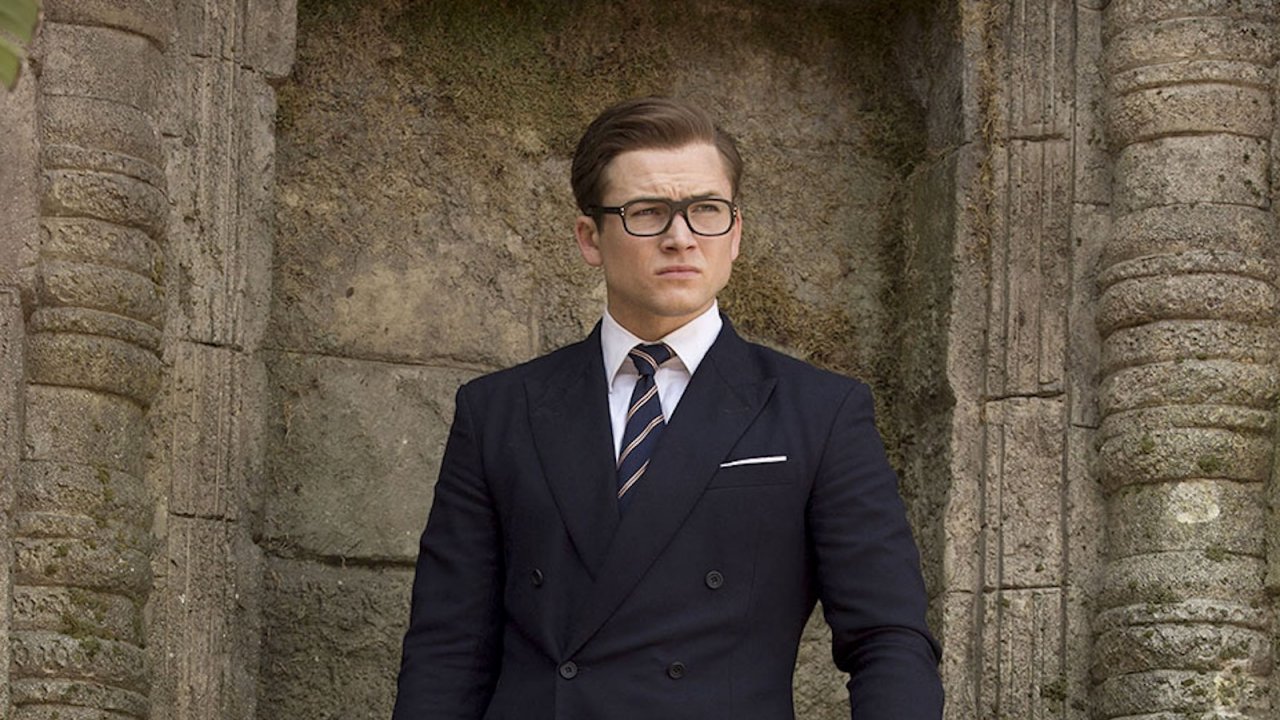 Kingsman: Taron Egerton in una scena