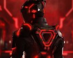 Tron: Ares, Evan Peters e Gillian Anderson nelle nuove foto del film