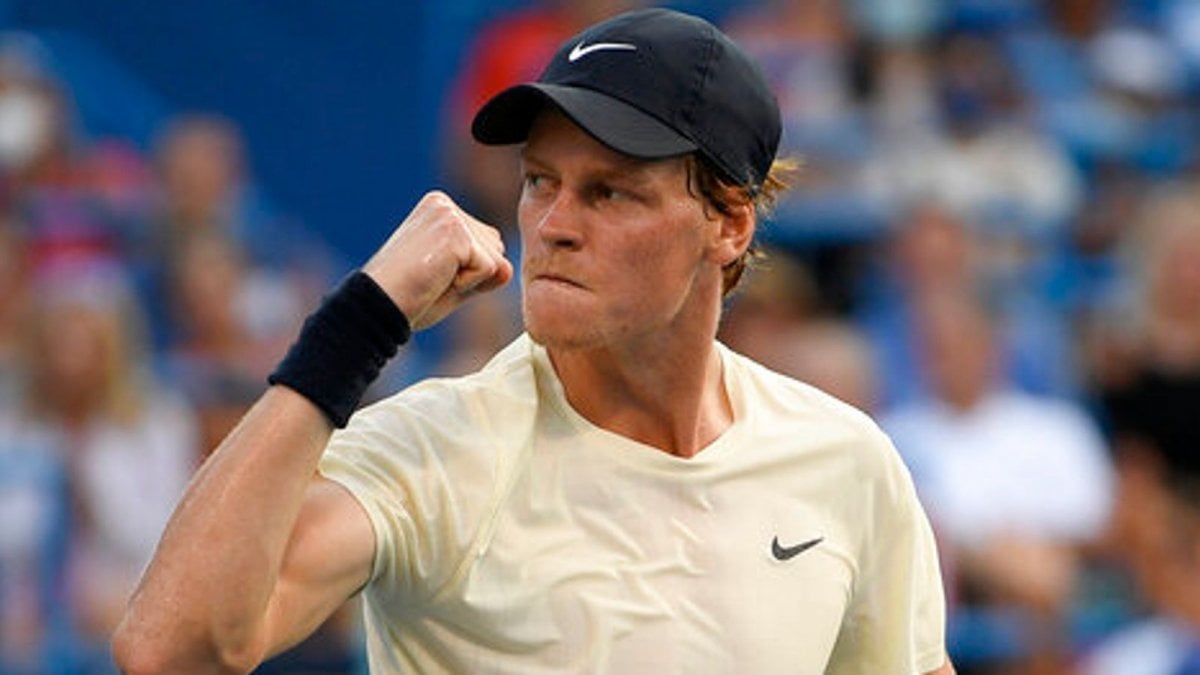 Sinner Alcaraz, la finale di Wimbledon sarà visibile in chiaro su TV8: ecco dove e quando vederla Sinner Alcaraz, la finale di Wimbledon sarà visibile in chiaro su TV8: ecco dove e quando vederla