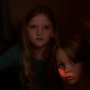 I Play Mother - Il gioco del male: Erin Ainsworth e Jax James in una scena