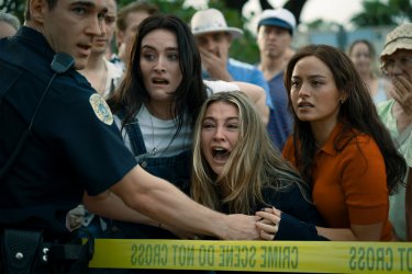 So Cosa Hai Fatto Madelyn Cline Chase Sui Wonders Sarah Pidgeon 2