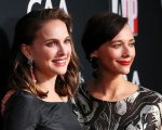Natalie Portman e Rashida Jones sul set di Good Sex: le immagini della nuova commedia Netflix