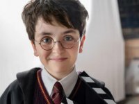 Harry Potter: il maghetto di Dominic McLaughlin e Hagrid a Londra in un video dal set