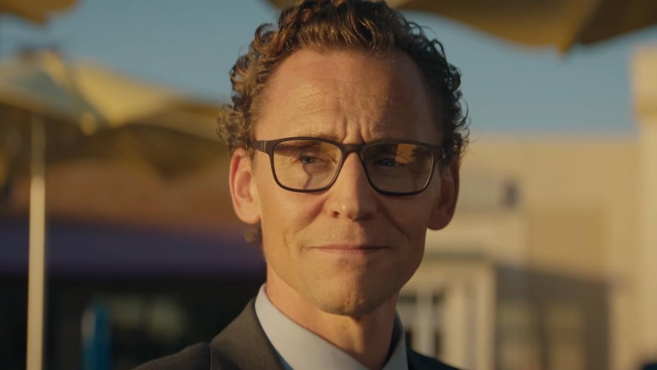 The Life of Chuck: Tom Hiddleston in una scena