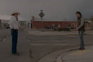 Eddington - Trailer italiano del film di Ari Aaster con Emma Stone, Joaquin Phoenix e Pedro Pascal