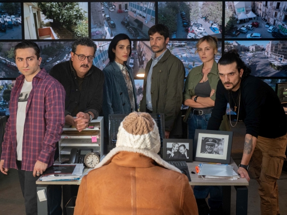 Lino Guanciale e Levante nella prima foto de L'invisibile, la fiction ...