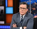 Late Show con Stephen Colbert cancellato: le reazioni di Rachel Zegler, Adam Scott e altre star