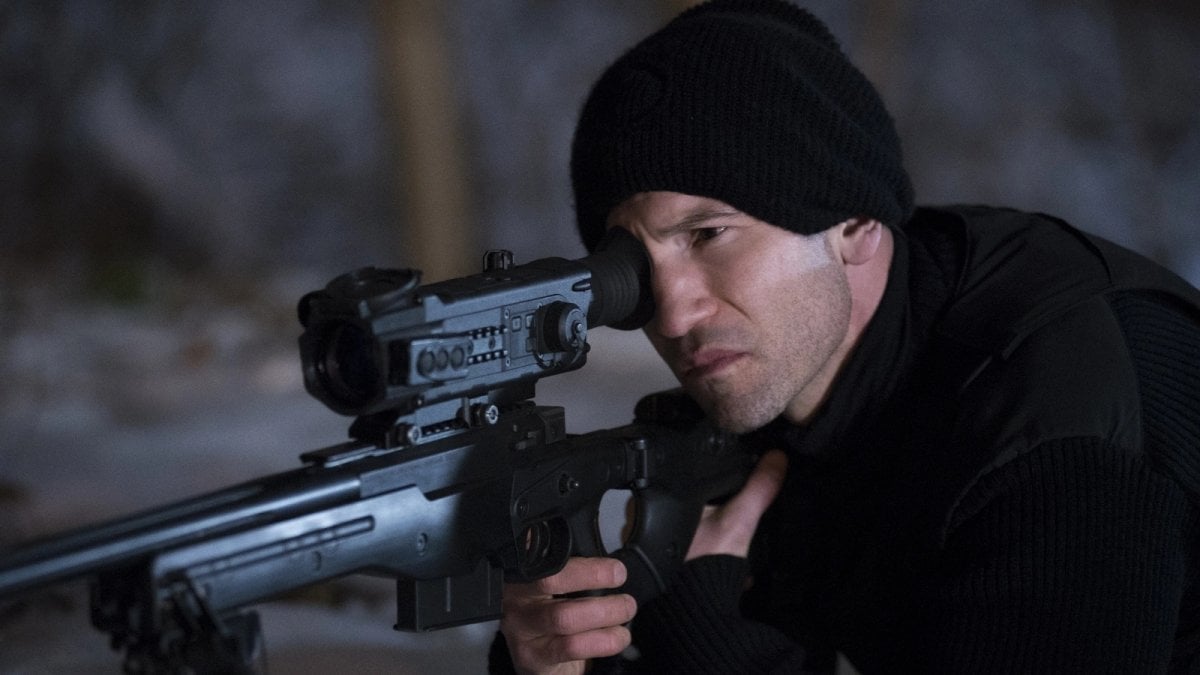 the punisher frank castle torna in azione prime immagini dal set con jon bernthal in costume