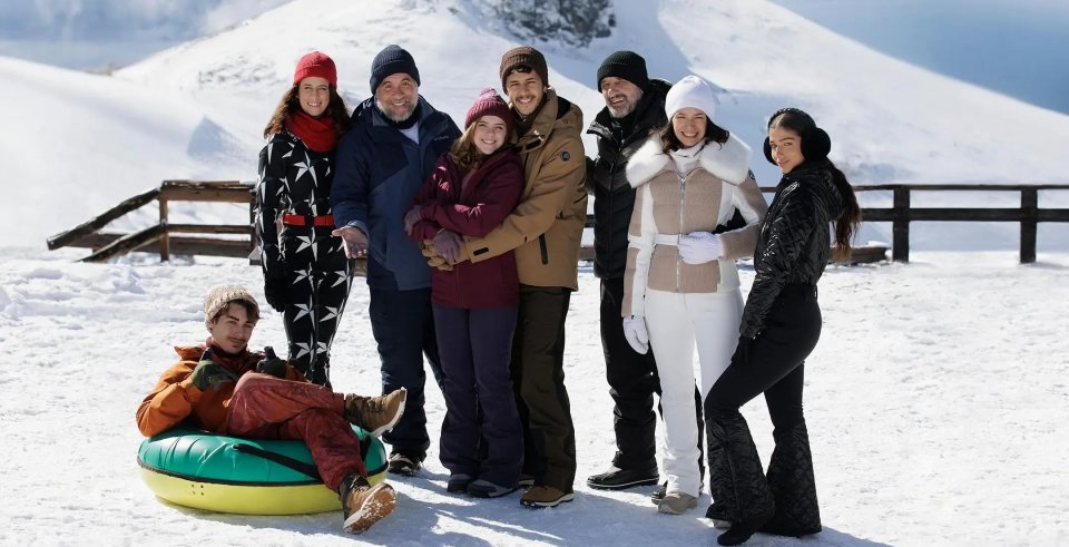 Cast Al Completo Di Famiglia Ma Non Troppo