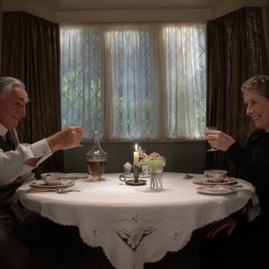 Downton Abbey - Il Gran Finale: Phyllis Logan e Jim Carson in una foto