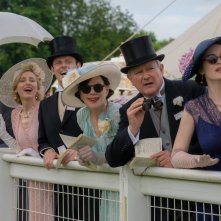 Downton Abbey - Il Gran Finale. La famiglia Crawley in una scena del film.