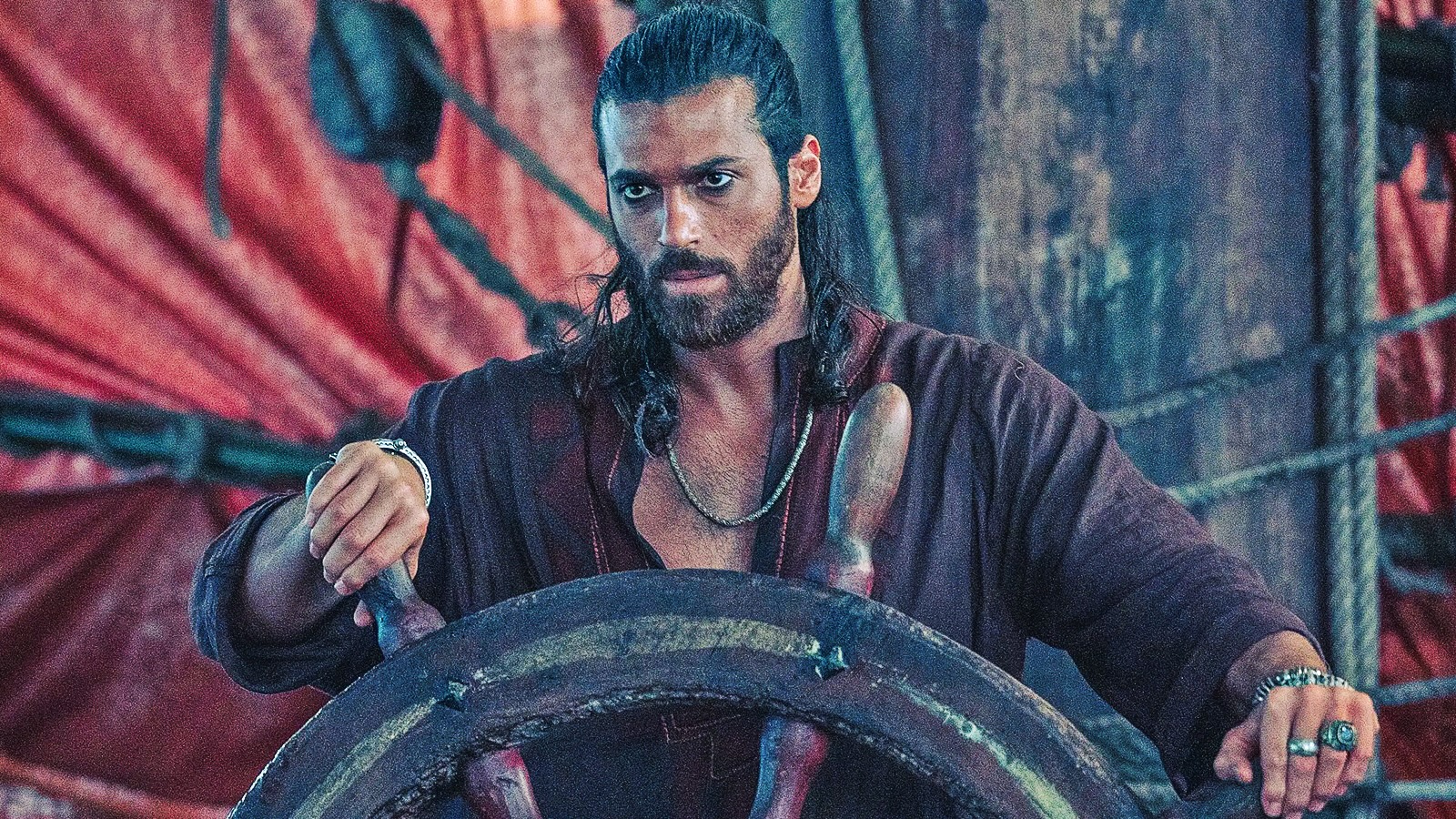 Can Yaman in una scena di Sandokan