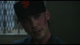 Una scomoda circostanza - Caught Stealing - Trailer italiano del crime di Darren Aronofsky con Austin Butler e Matt Smith