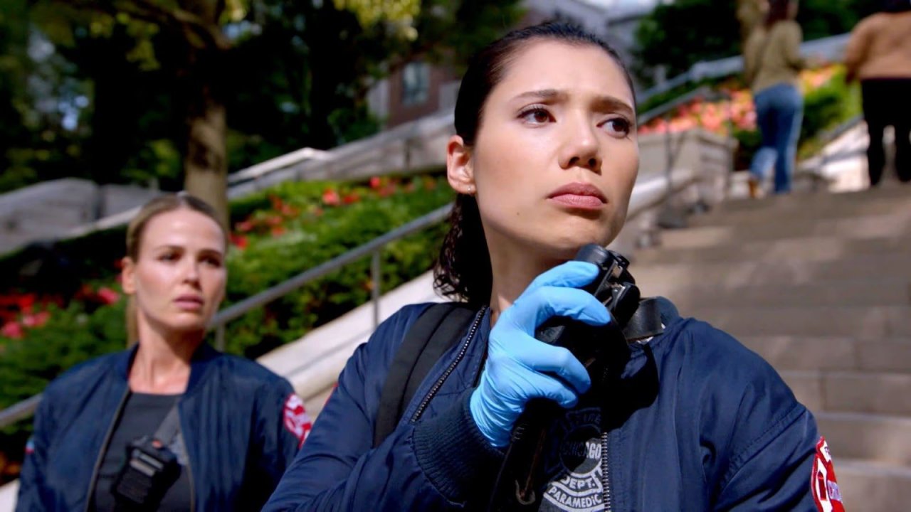 Chicago Fire. in primo piano Miranda Rae Mayo