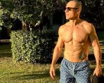 Stefano Accorsi, il trionfo del six-pack sulla 'pancetta sexy': è lui il simbolo estivo dei perennial italiani