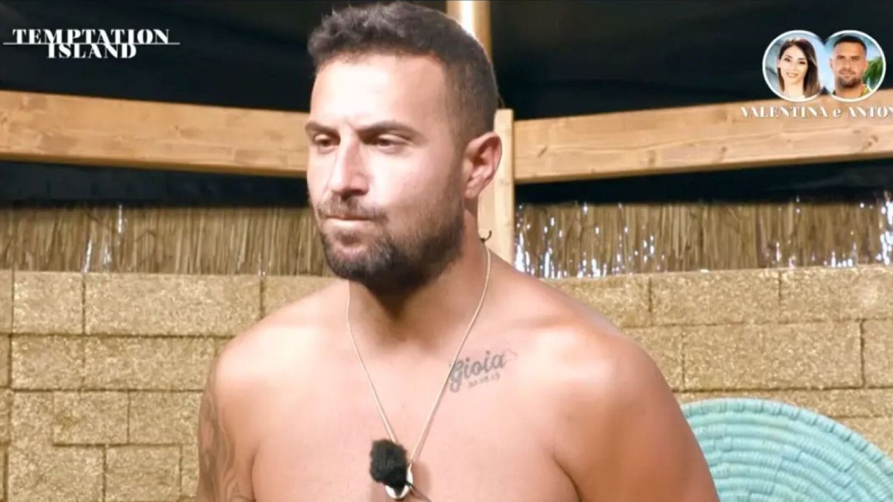 Antonio nel capanno di Temptation Island