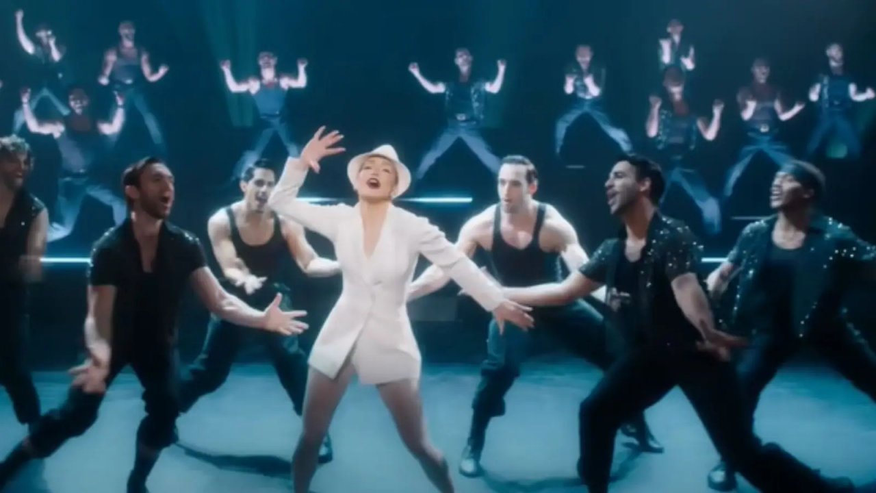 Jennifer Lopez in una scena di Kiss of the Spider Woman