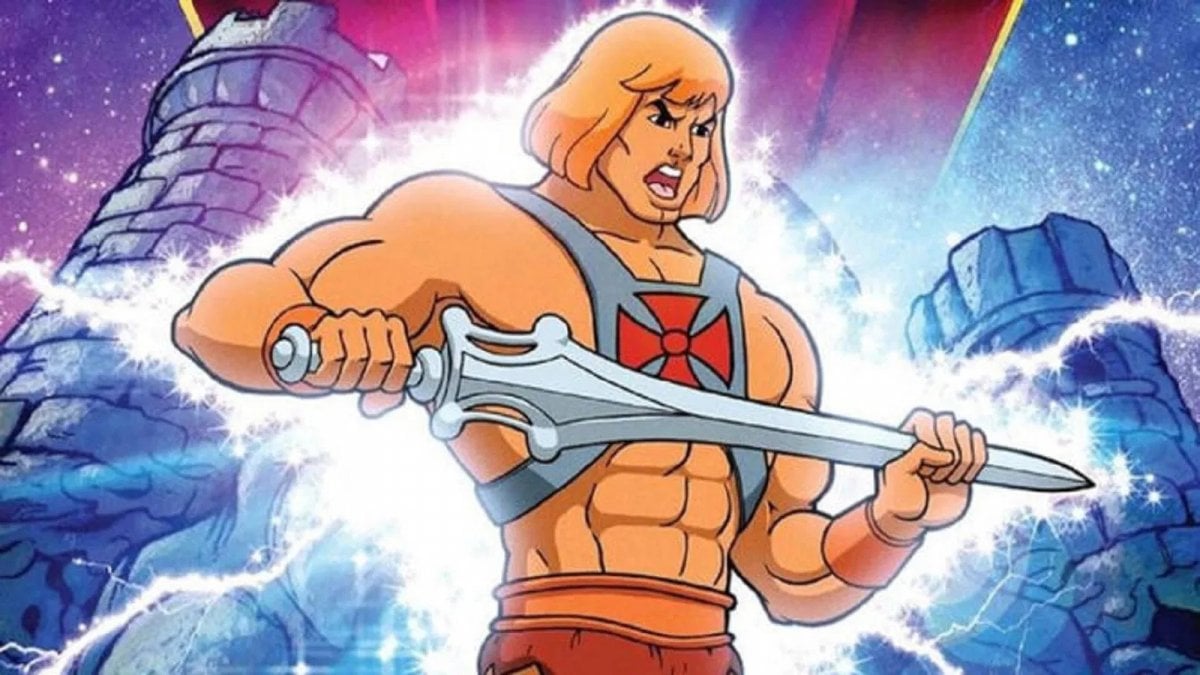 masters of the universe al comic con svelate la spada di he man e il bastone di skeletor