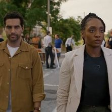 Ramón Rodríguez (Will Trent) con  Iantha Richardson (Faith Mitchel)