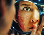 A Normal Woman, recensione: un horror che prova inutilmente a mascherare la propria prevedibilità