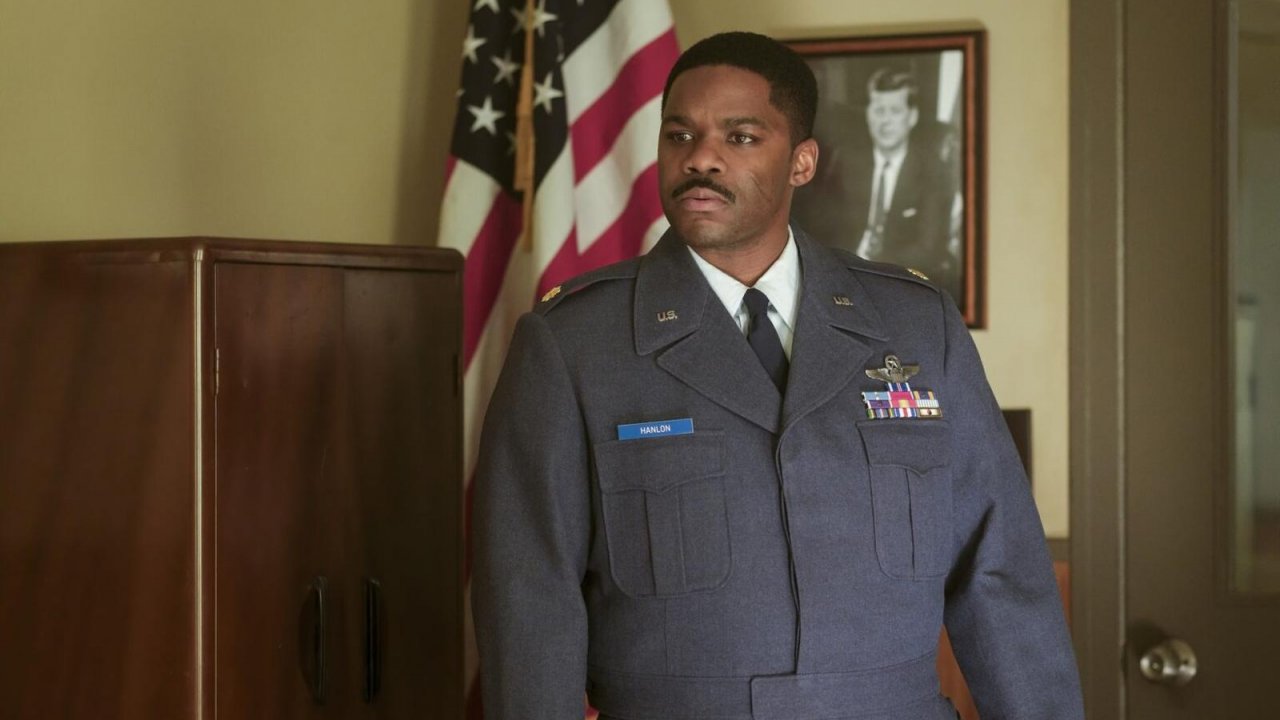 Jovan Adepo in una scena di IT: Welcome to Derry