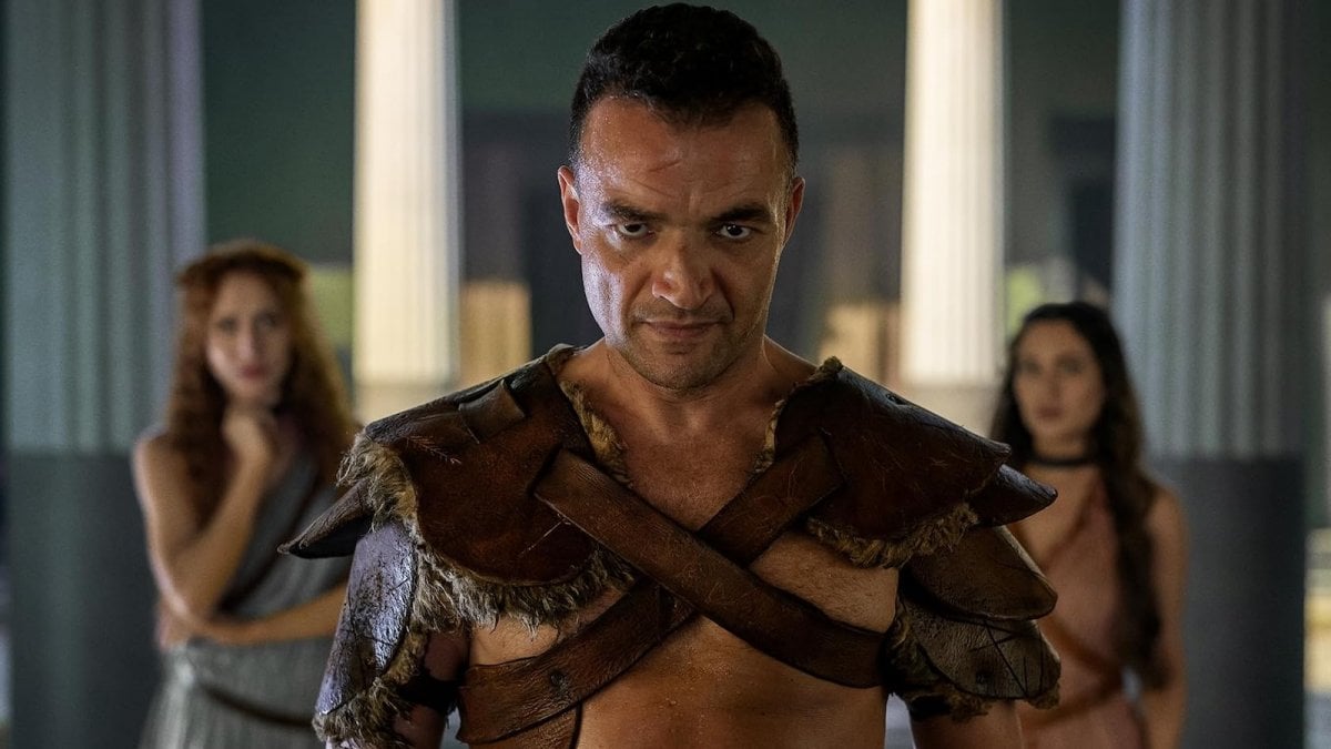 spartacus house of ashur la prima gladiatrice donna contro i lupi nel nuovo trailer della serie sequel