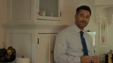 Platonic Luke Macfarlane Scena Seconda Stagione Serie Tv Apple Tv Plus