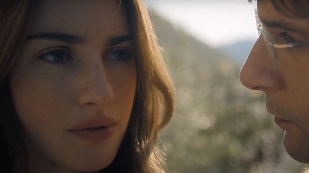 Amanda Knox cerca di lasciarsi il passato alle spalle nel trailer della serie Disney+ Amanda Knox cerca di lasciarsi il passato alle spalle nel trailer della serie Disney+