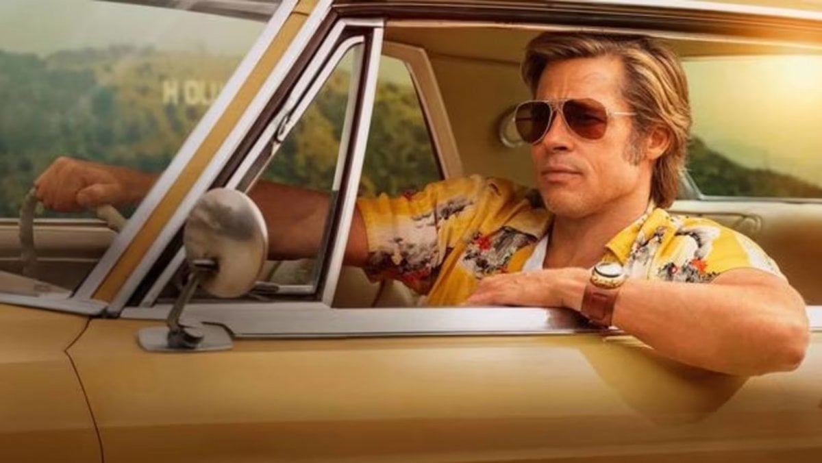Brad Pitt, la parrucca di Cliff Booth fa impazzire il web: il nuovo look nel sequel divide i fan Brad Pitt, la parrucca di Cliff Booth fa impazzire il web: il nuovo look nel sequel divide i fan
