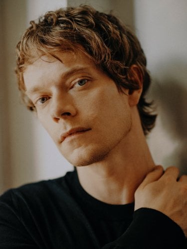 Alfie Allen Cr  Daemian  Christine