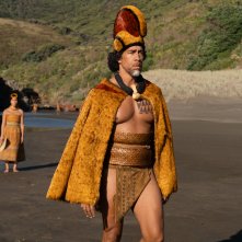 Chief of War: Moses Goods in una scena della serie