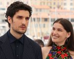 Laetitia Casta e Louis Garrel, amore al capolinea? Lei fotografata nella sua Corsica tutta sola