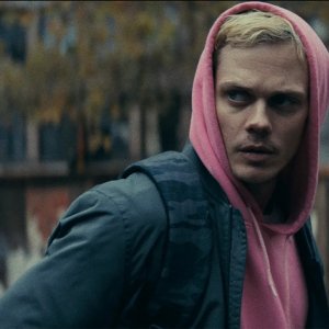 Locked - In trappola: Bill Skarsgård in un frame