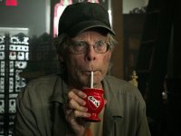 Stephen King elogia una serie thriller sottovalutata: 'Non ho idea di cosa stia succedendo. E mi piace'