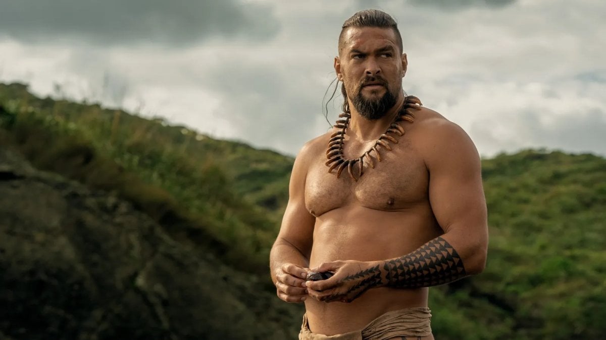 Chief of War interrotto: Jason Momoa costretto a fermare le riprese per due eruzioni vulcaniche