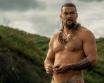 Chief of War interrotto: Jason Momoa costretto a fermare le riprese per due eruzioni vulcaniche