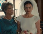 Jamie Lee Curtis ed Emma Mackey alle prese con una famiglia disfunzionale nel trailer di Ella MCCa